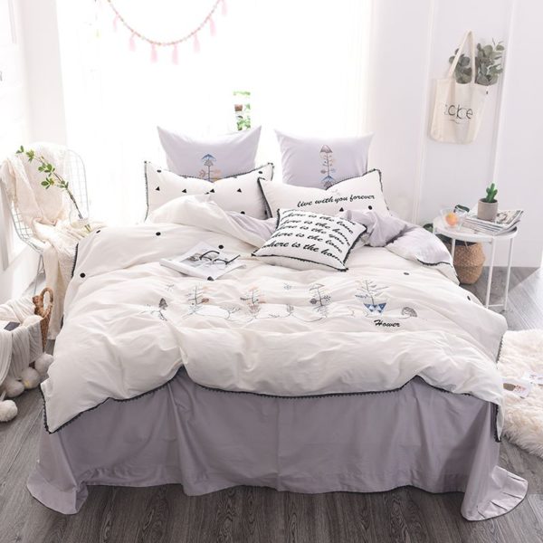 Luxurious White Egyptian Cotton Embroidery Bedding Set