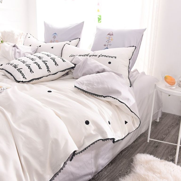 Luxurious White Egyptian Cotton Embroidery Bedding Set