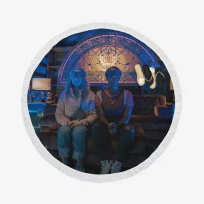 Queenpins Movie Kirby Howell-Baptiste Kristen Bell Round Beach Towel