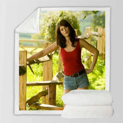 Tamara Drewe Movie Gemma Arterton Sherpa Fleece Blanket