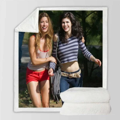 Texas Chainsaw 3D Movie Alexandra Daddario Tania Raymonde Sherpa Fleece Blanket